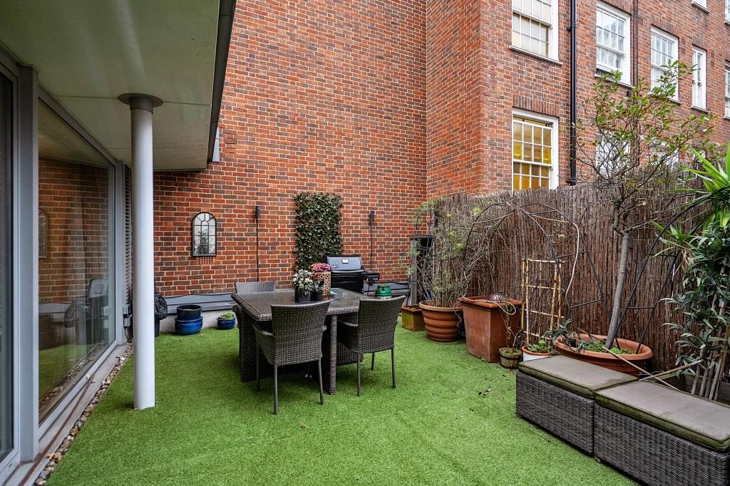 Property photo 3 of 15 Roof Terrace