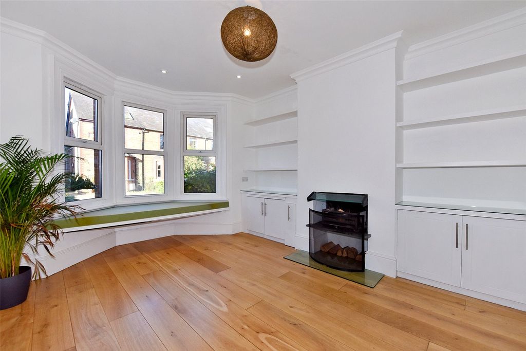 Property photo 2 of 15 Picture No. 17