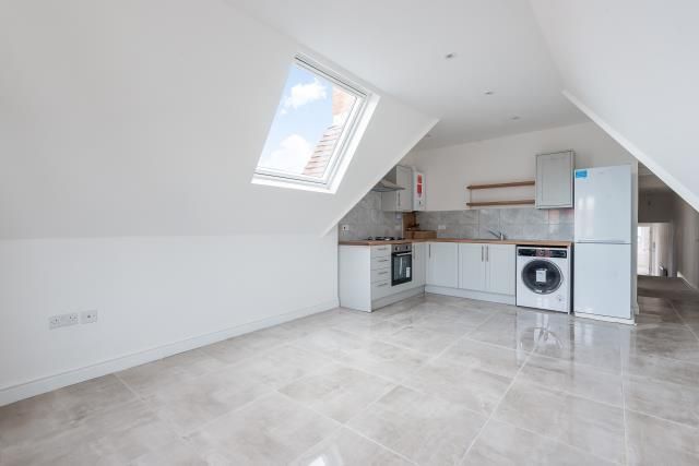Property photo 1 of 11 Living Room/Kitchen