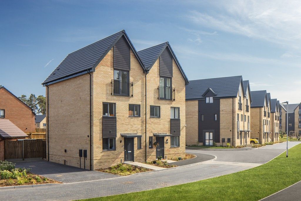 Property photo 1 of 12 cala At Buckler's Park - The Heights, Crowthorne