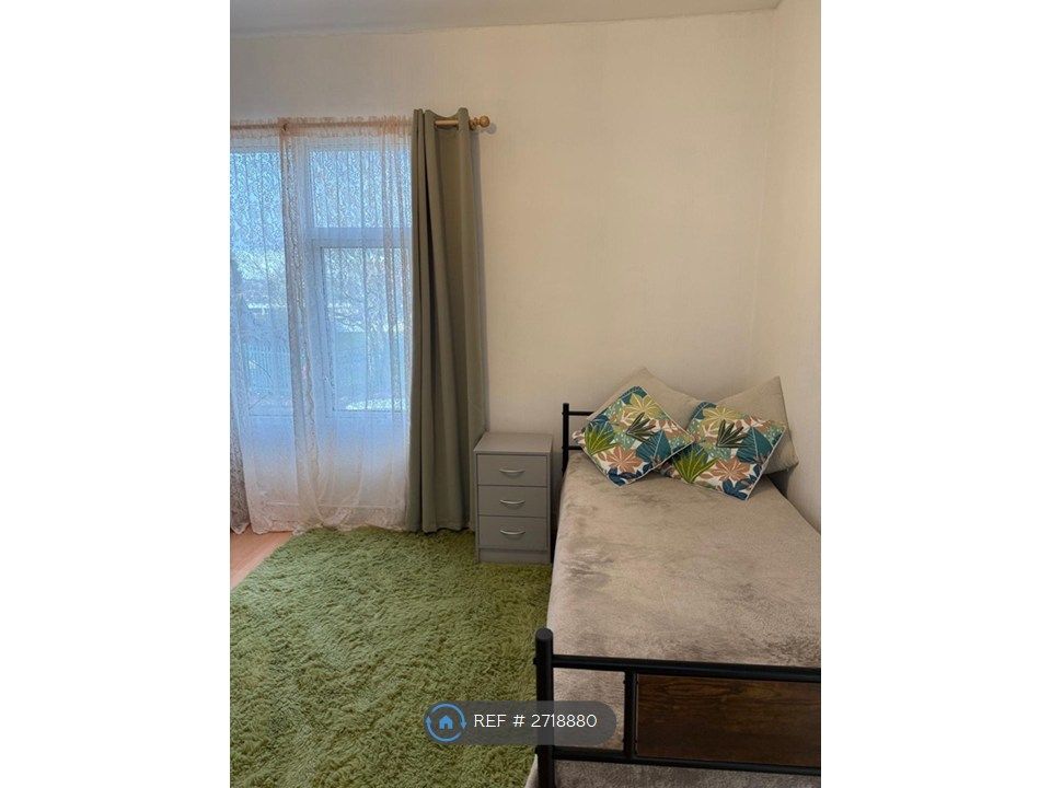 Property photo 3 of 32