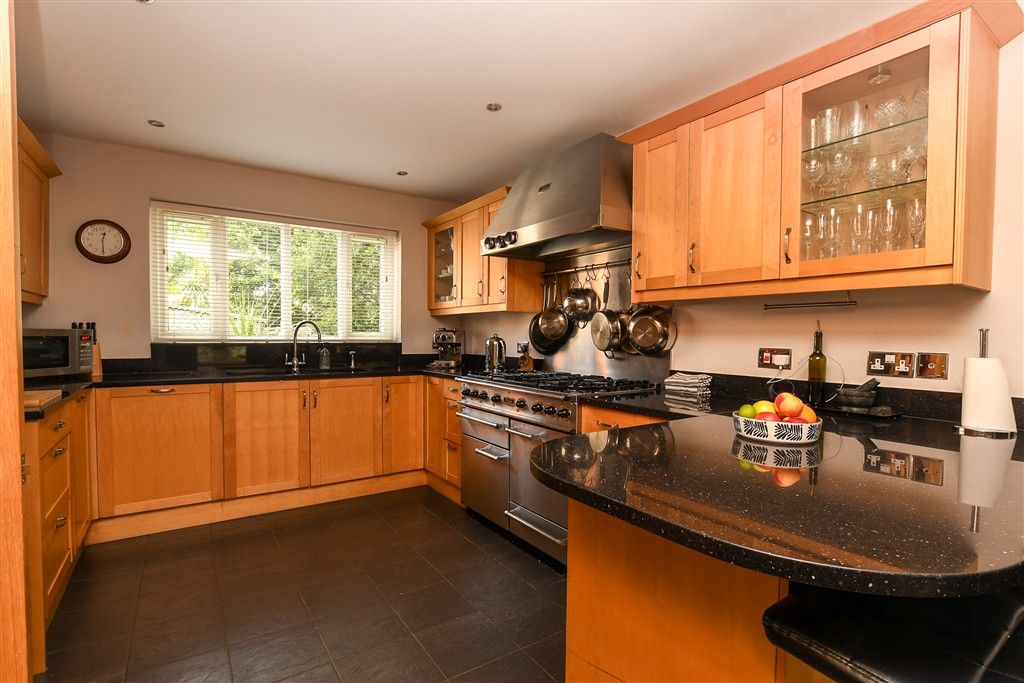 Property photo 3 of 19 Kitchen/Dining Area