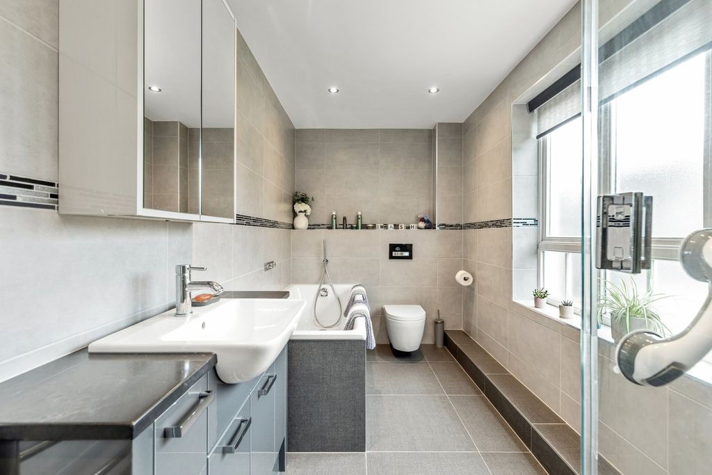Additional image 8 of 2 bed flat for saleCompass Close, Edgware HA8