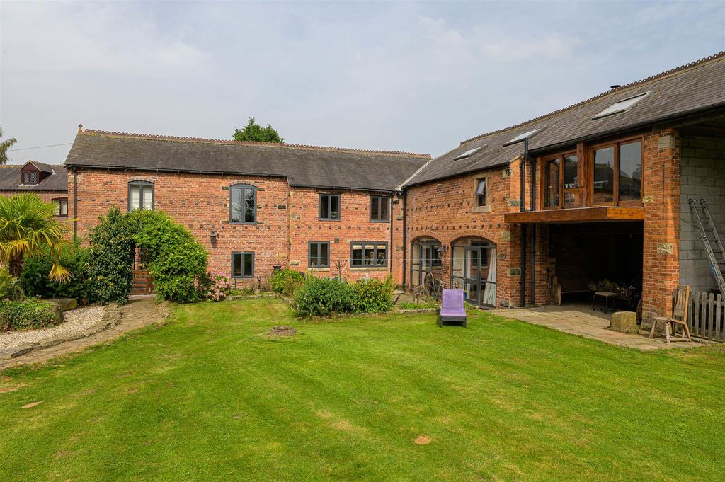 Property photo 1 of 26 Oakbankbarn_025.Jpg