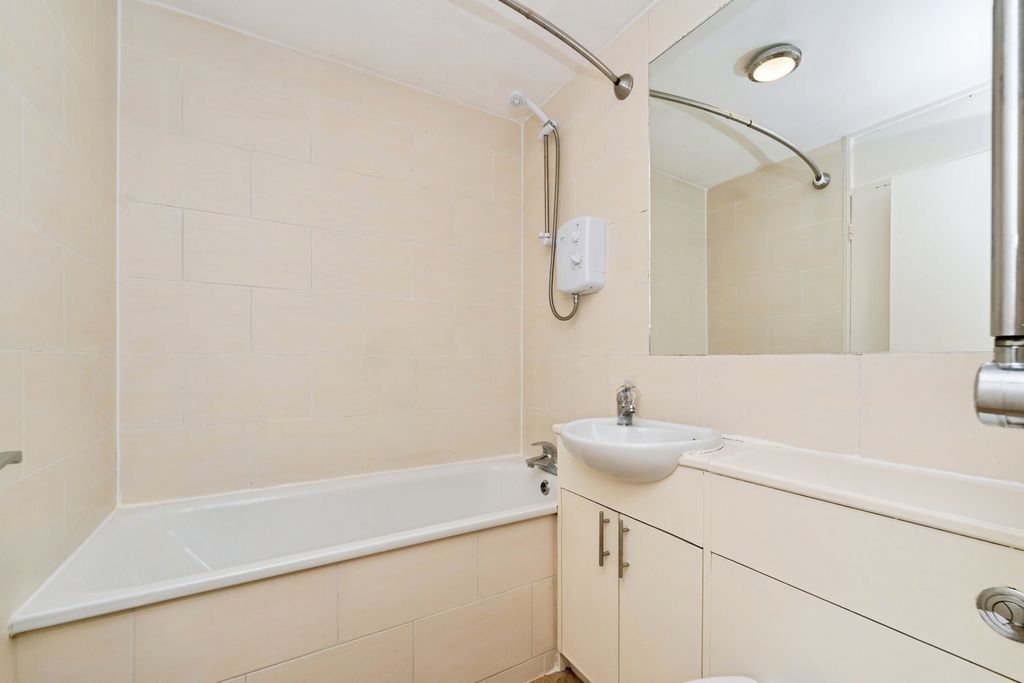 Property photo 3 of 37 Pbox-Img.Jpg