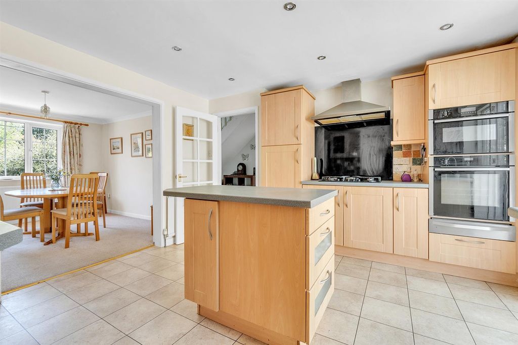 Property photo 3 of 49 Bramleys.18.Jpg