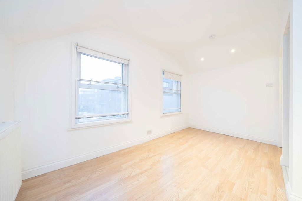 Property photo 2 of 4