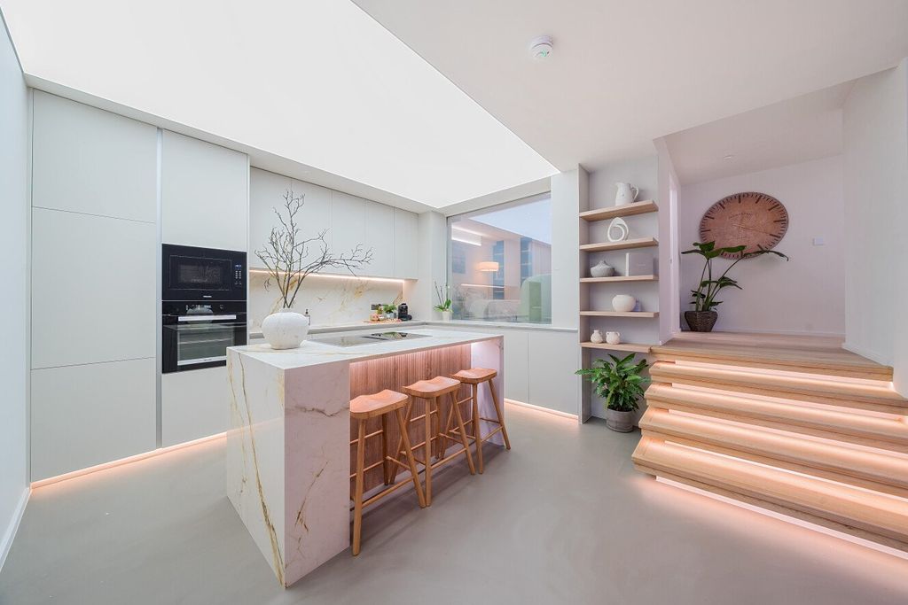 Property photo 2 of 12 Picture No. 19