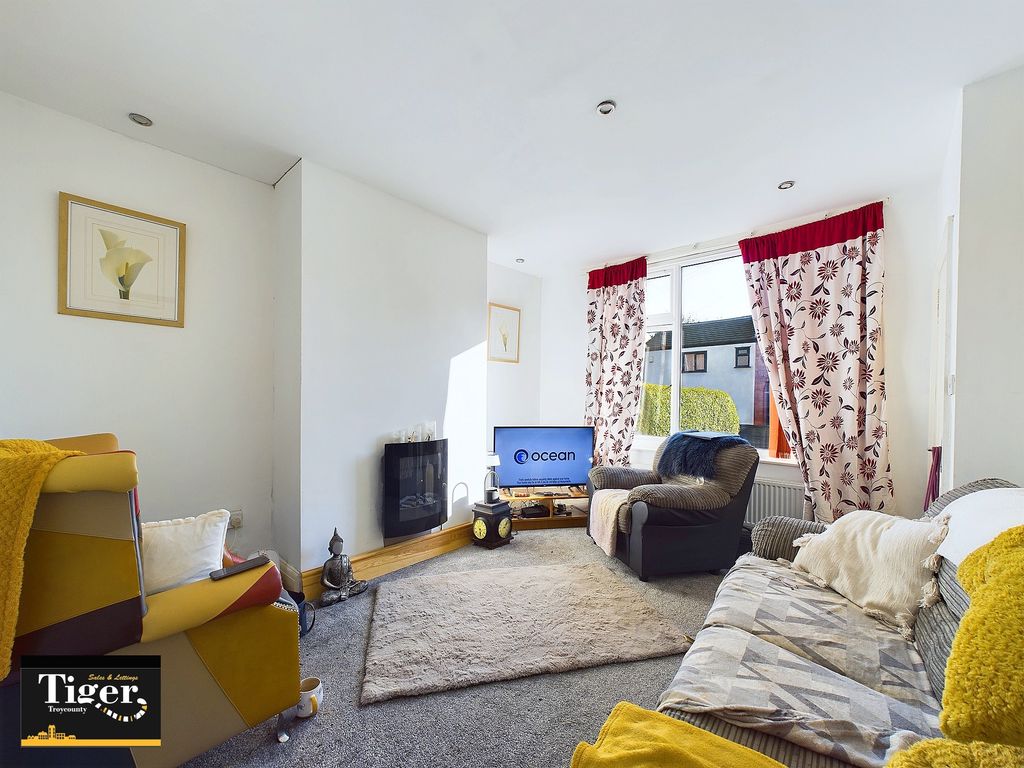 Property photo 2 of 16 Cam03440G0-Pr0174-Still030