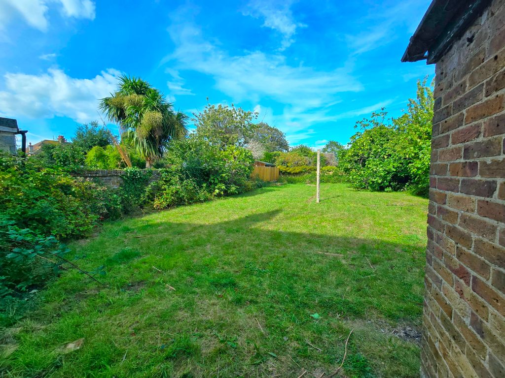 Property photo 3 of 6