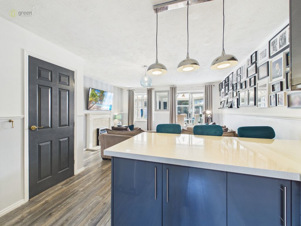 Property photo 2 of 20 Cam01698G0Pr0169Still005