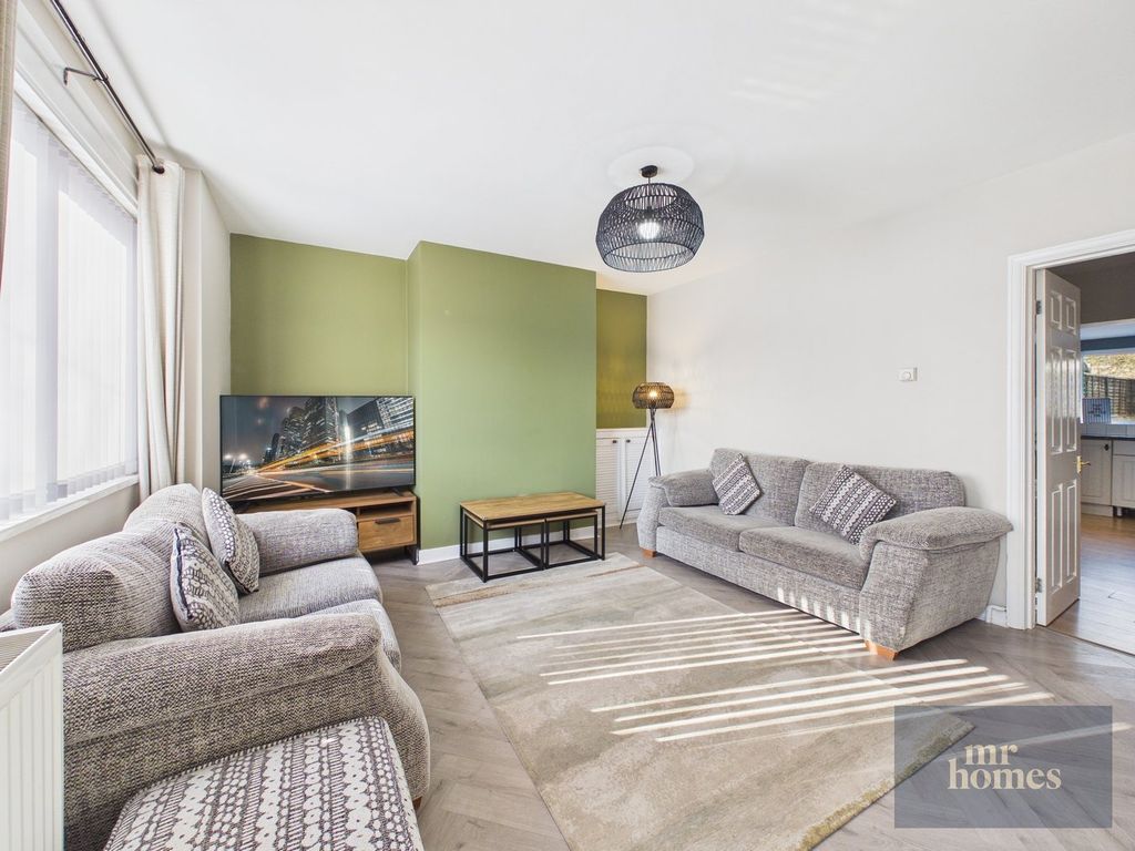 Property photo 3 of 34