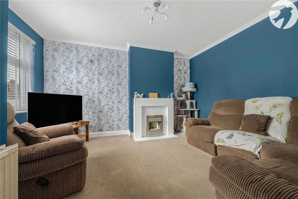 Property photo 2 of 30 Living Room