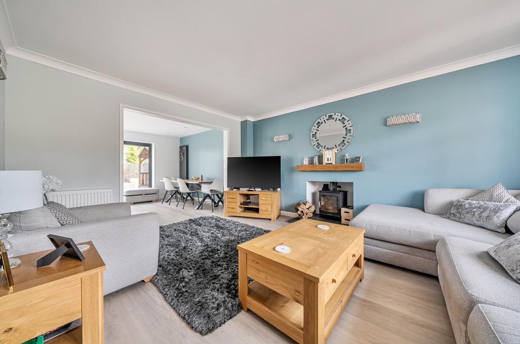 Property photo 2 of 21