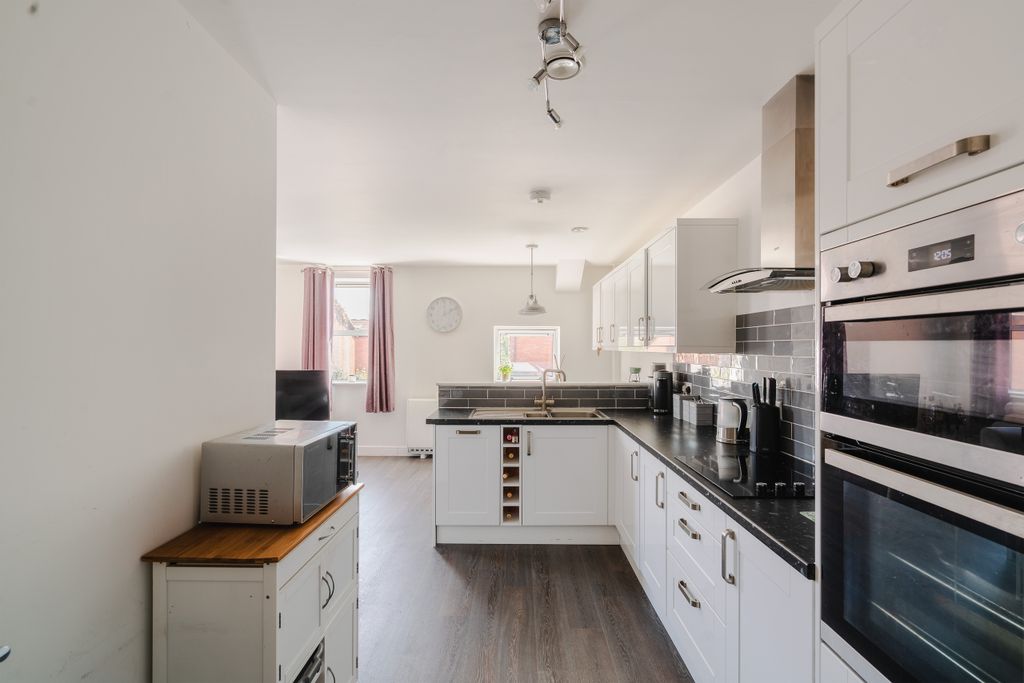 Property photo 2 of 14 22