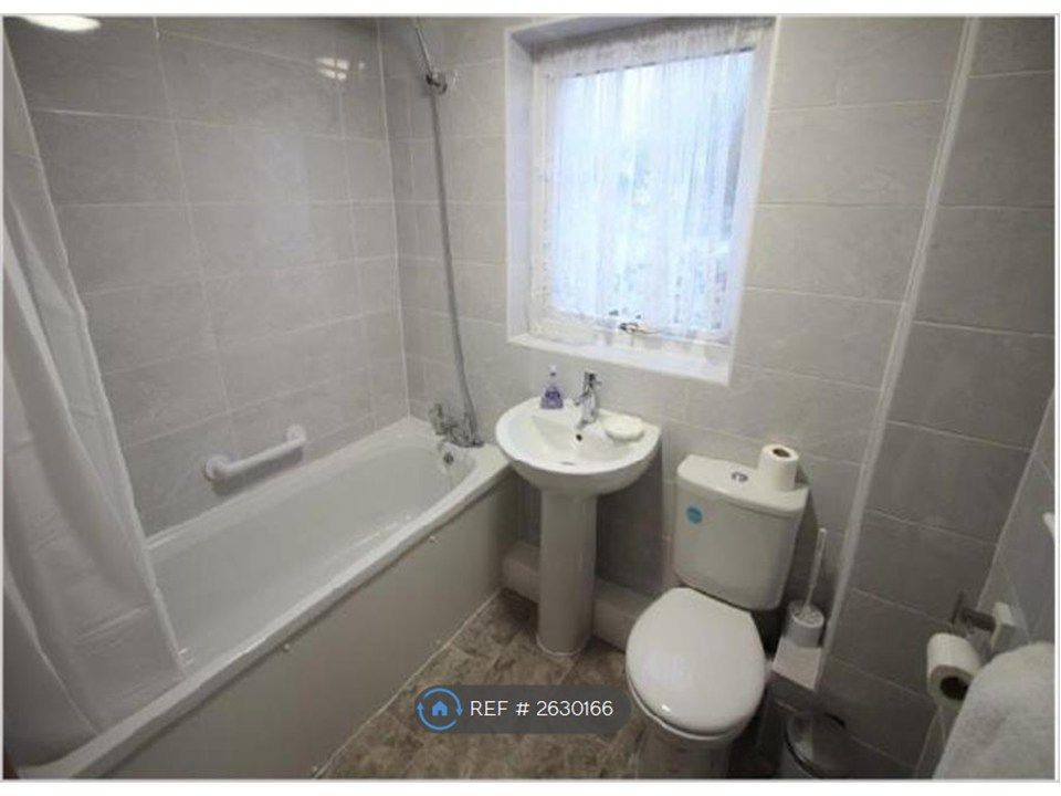 Property photo 3 of 10 Shower Over Bath