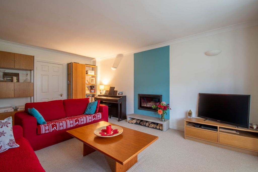 Property photo 3 of 25 Picture No. 02