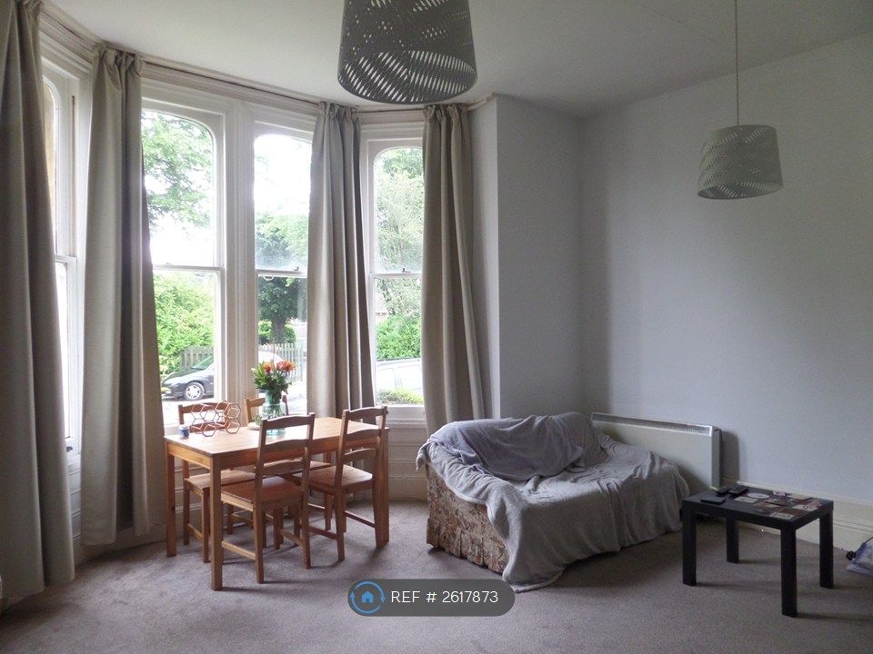 Property photo 2 of 5 Living Space