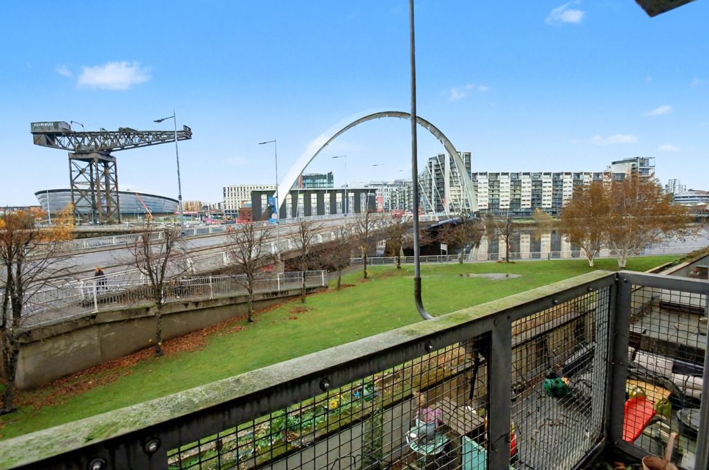 Property photo 2 of 8 4663622