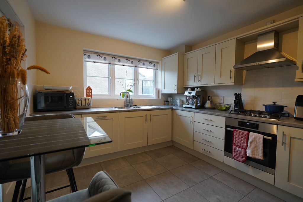 Property photo 3 of 22