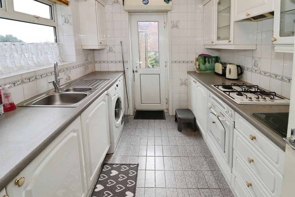 Property photo 2 of 19