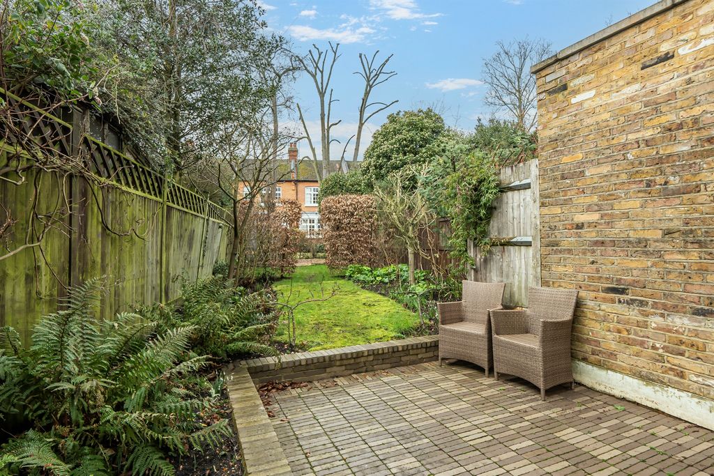 Property photo 2 of 14