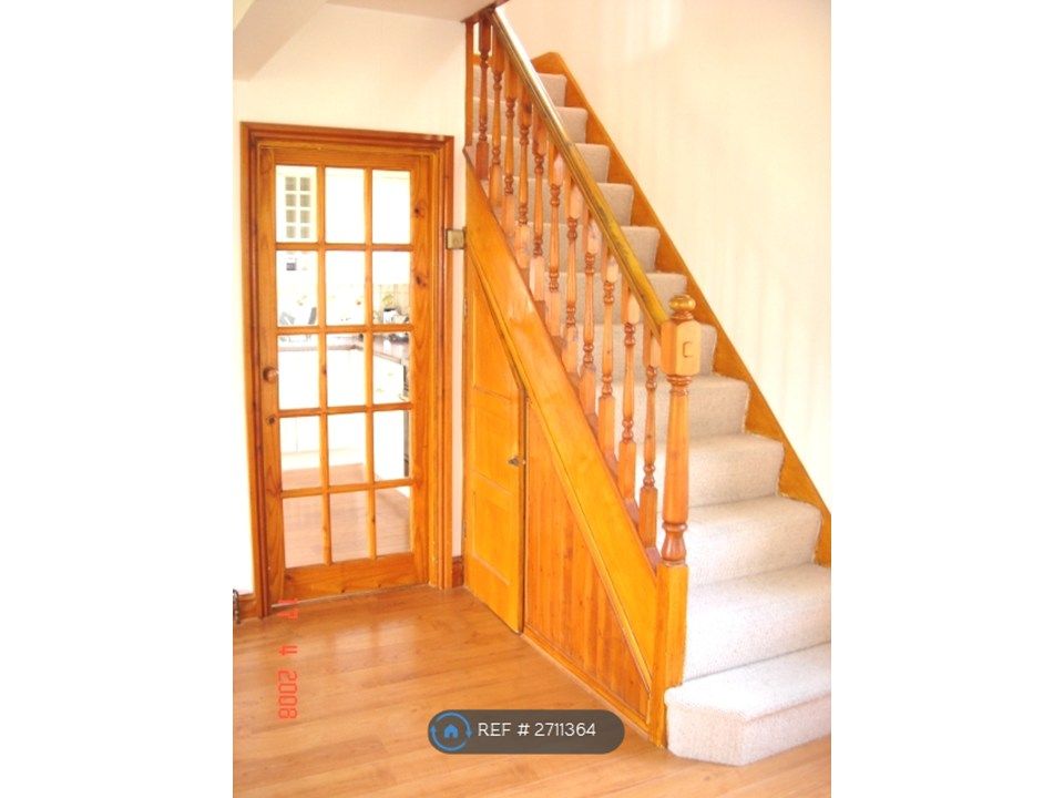 Property photo 2 of 12 Stairwell