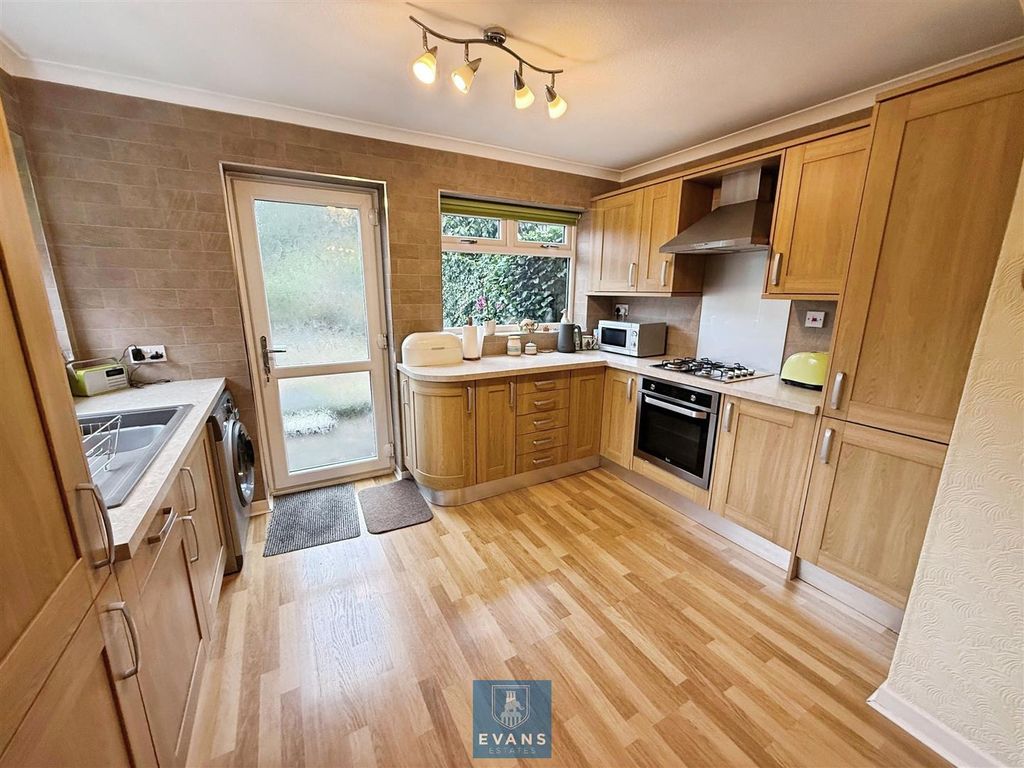 Property photo 2 of 19 Kitchen