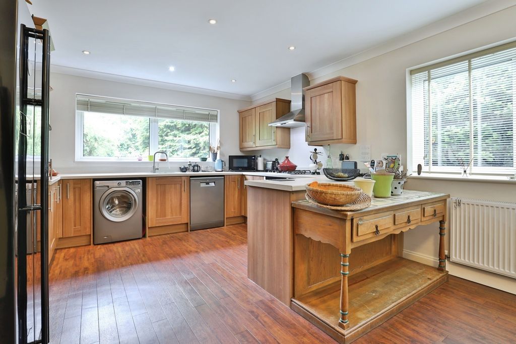 Property photo 3 of 18 Pbox-Img.Jpg