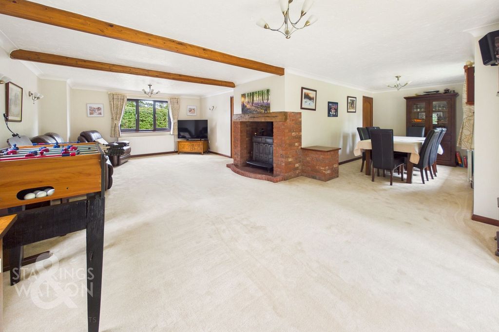 Property photo 3 of 23