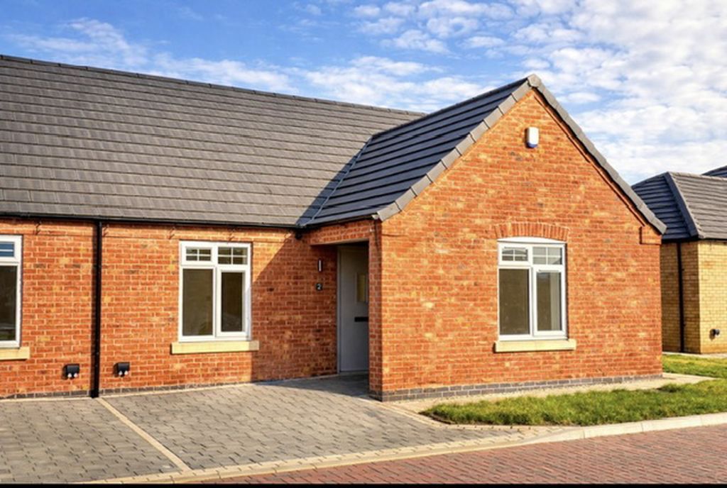 Property photo 1 of 13 Front