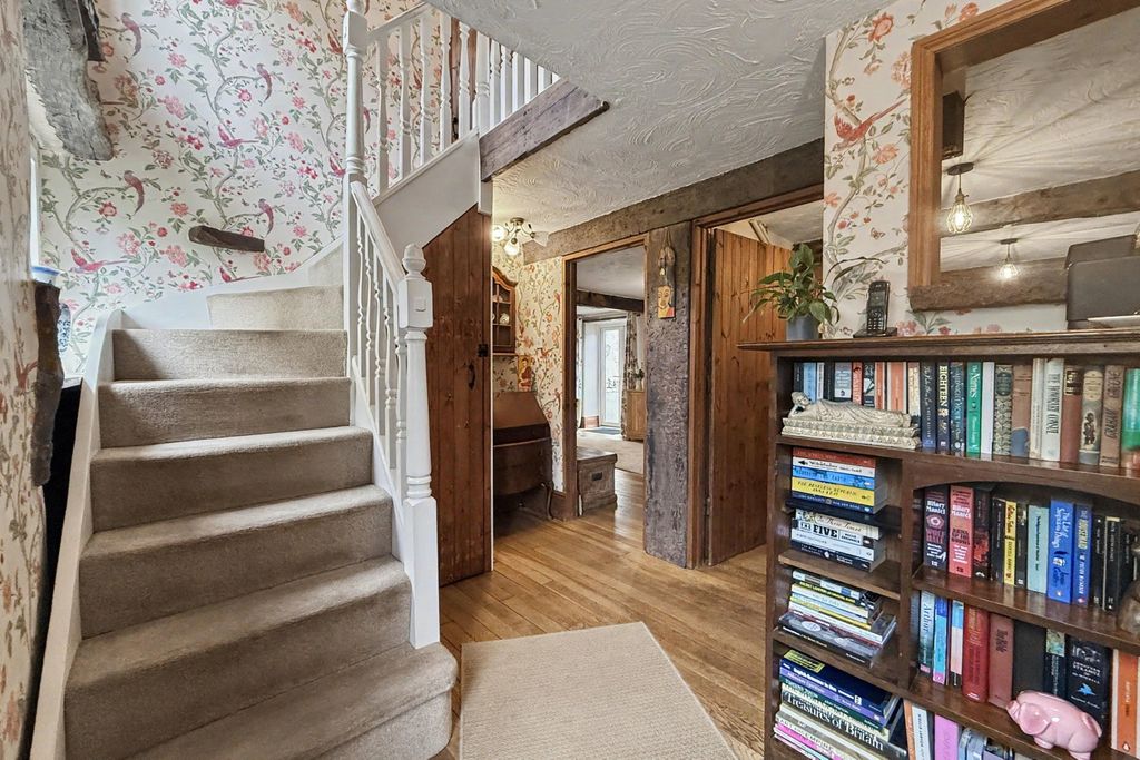 Property photo 1 of 24