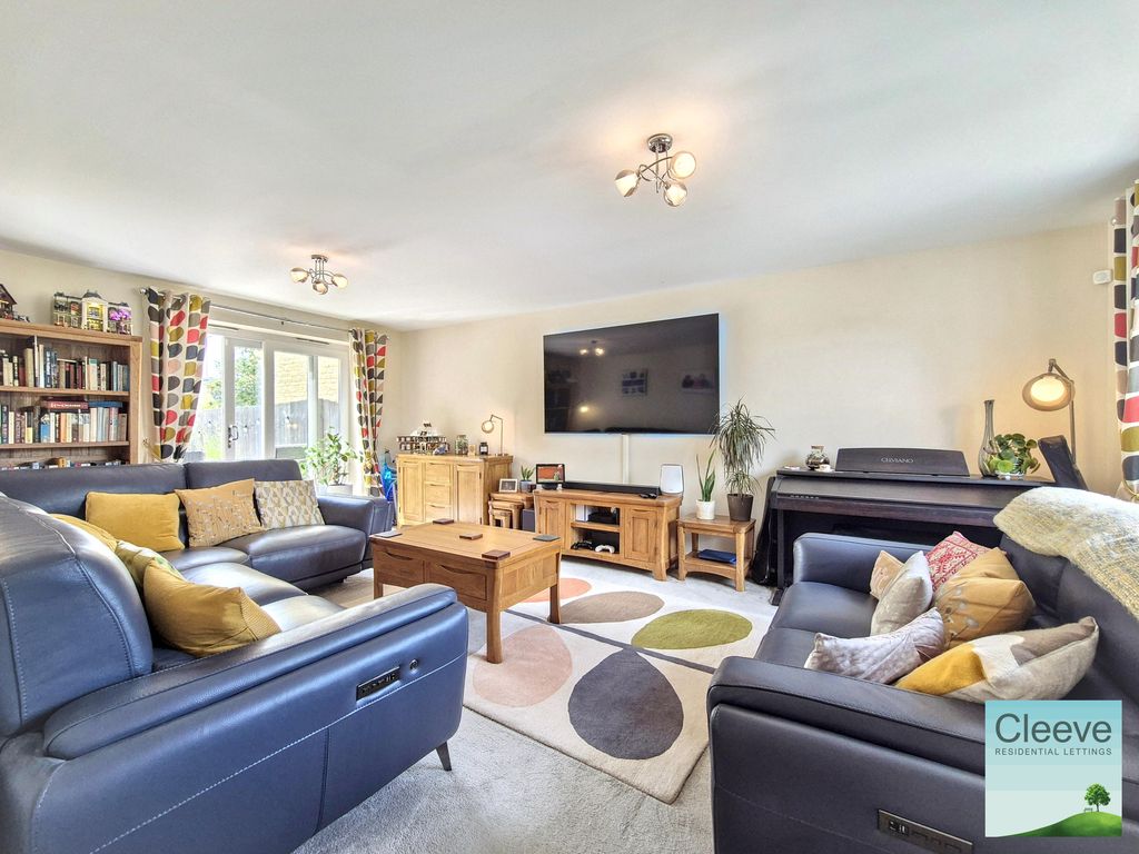 Property photo 3 of 27 1000105606