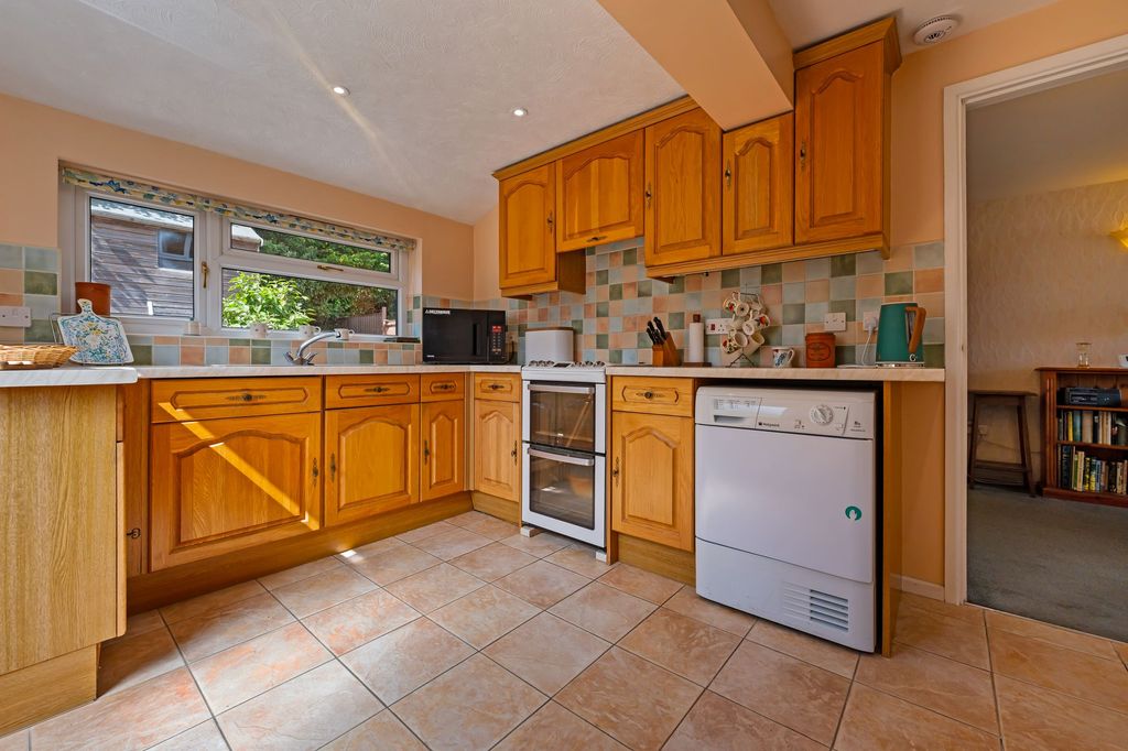 Property photo 2 of 29