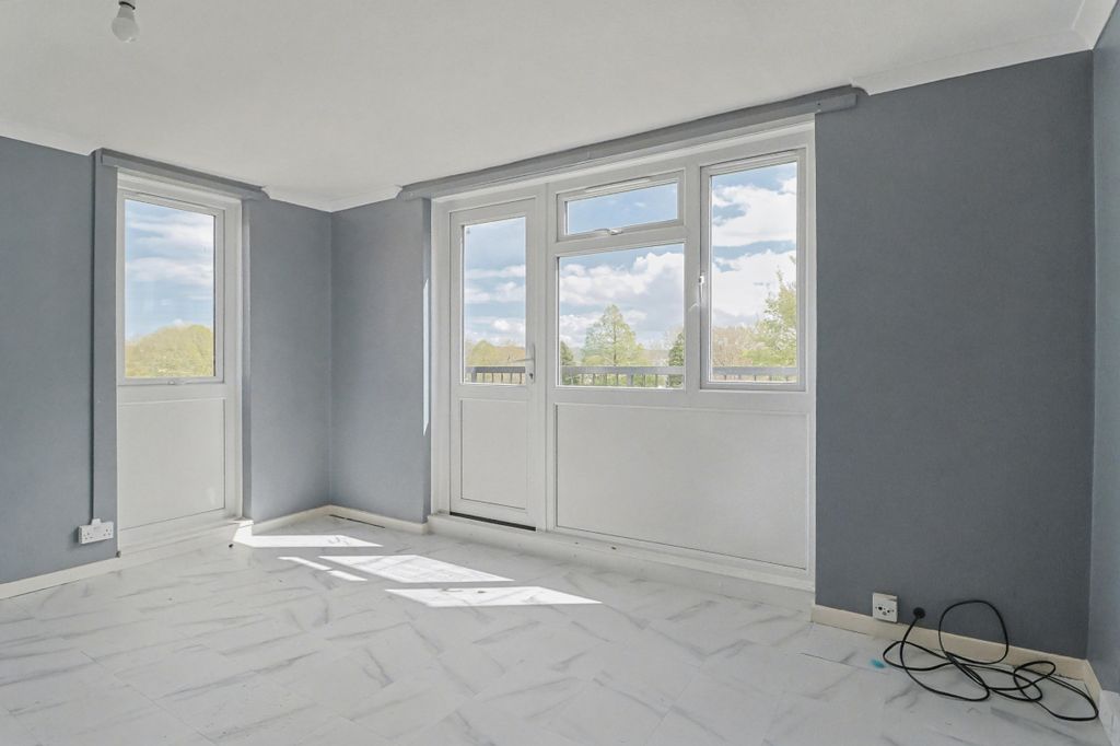 Property photo 2 of 12 34 Coles Place, Chard, Ta20 2BA