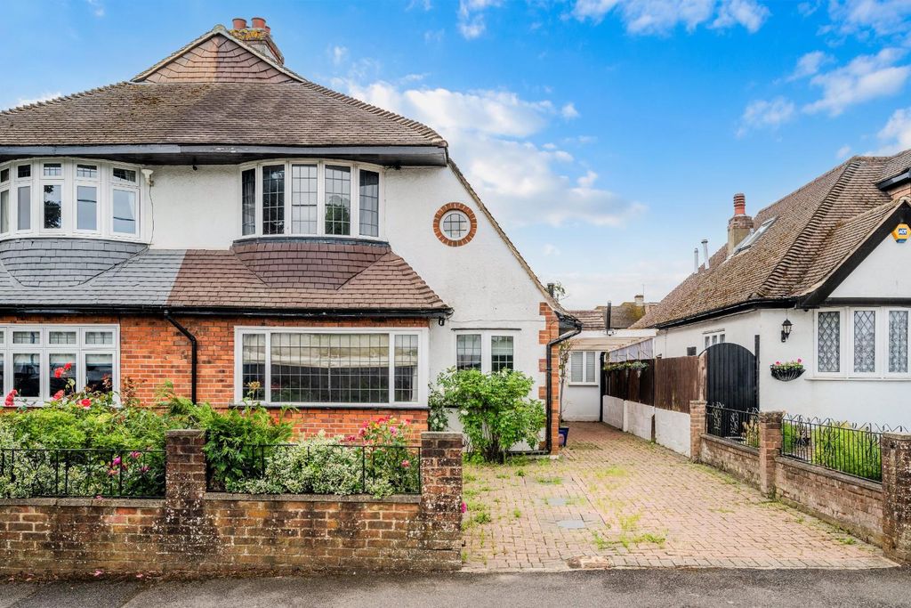 Property photo 1 of 19 Keston Avenue