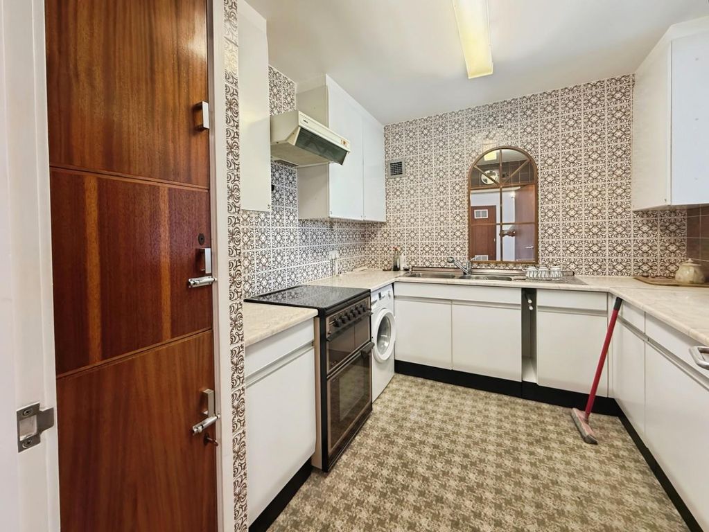 Property photo 2 of 13 2A5c3663-Kitchen.Jpg