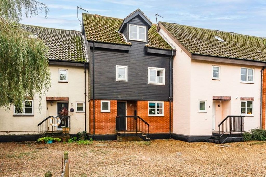 Property photo 1 of 20