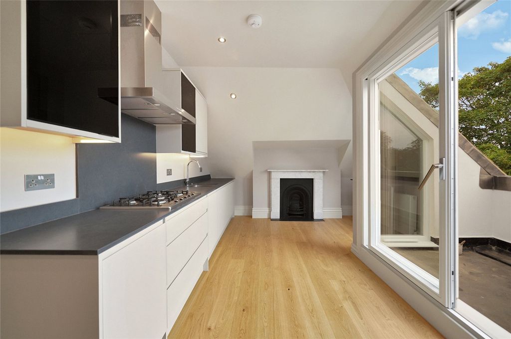 Property photo 3 of 25 Picture No. 35