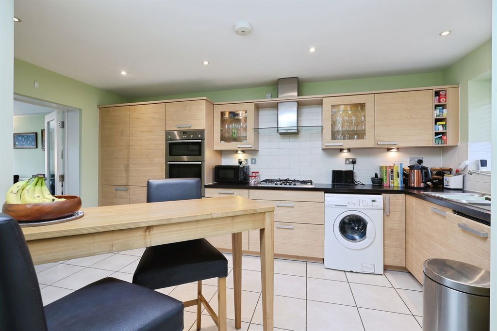 Property photo 2 of 22