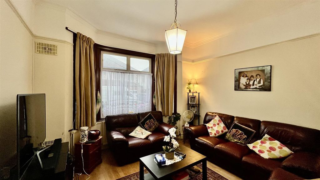 Property photo 3 of 10 Reception Room