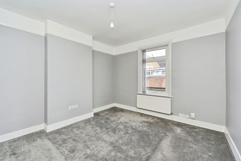 Property photo 3 of 17 Photo