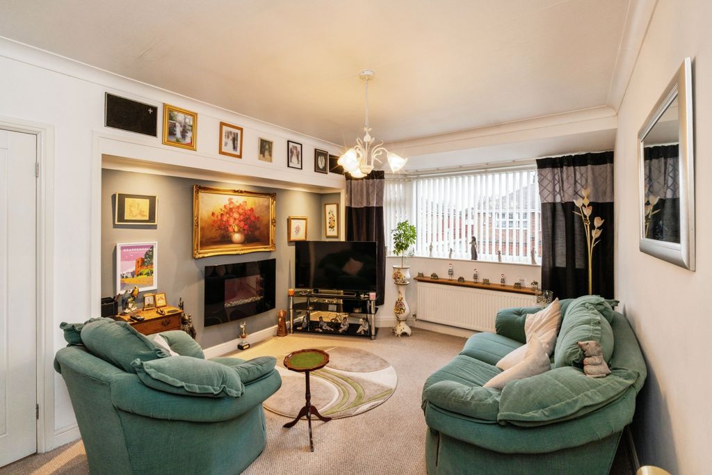 Property photo 2 of 17 Photography
