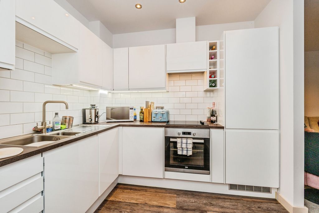 Property photo 3 of 13