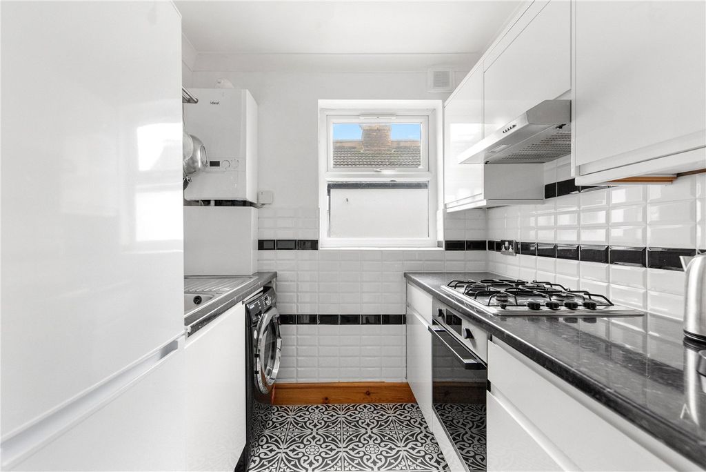 Property photo 3 of 10 Picture No. 23