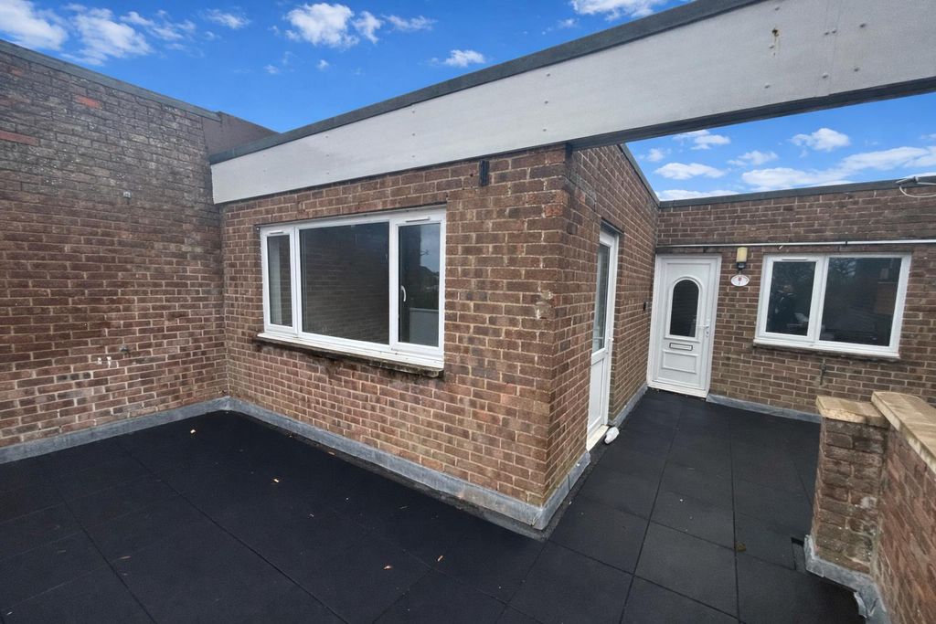 Property photo 1 of 9 Image