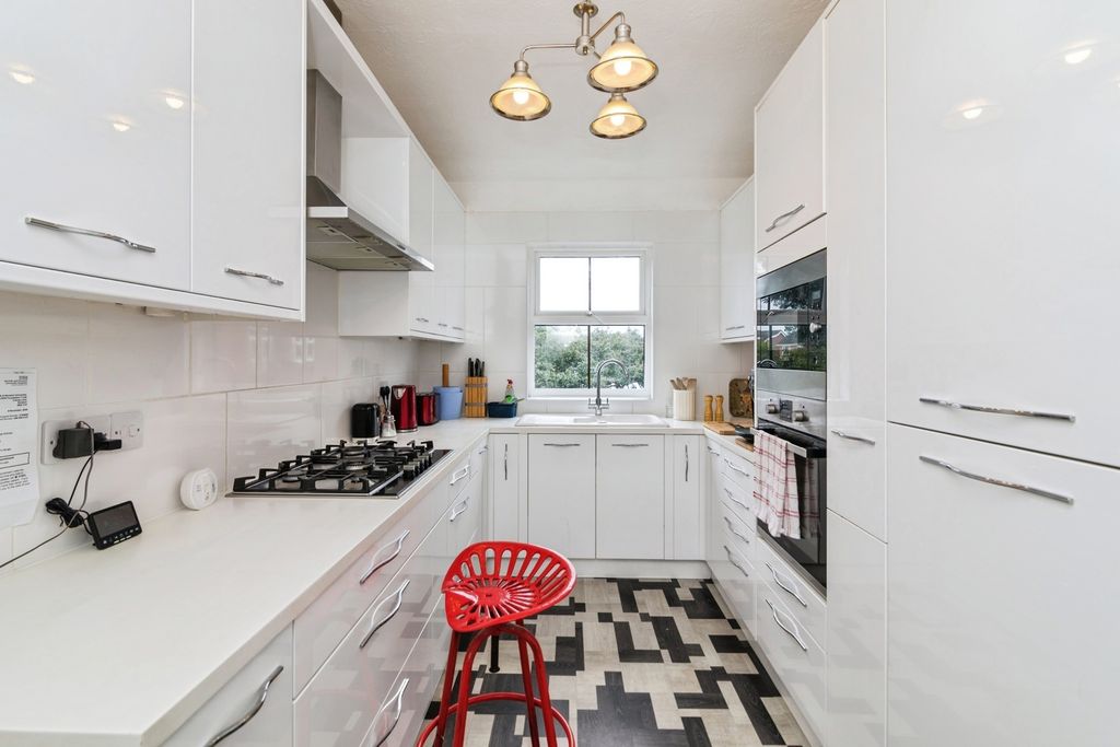 Property photo 3 of 20 Kitchen