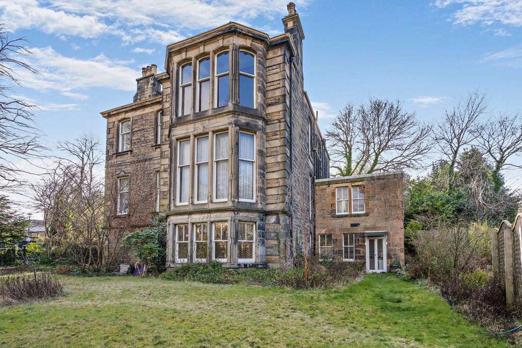 Property photo 2 of 24 Corner Plot