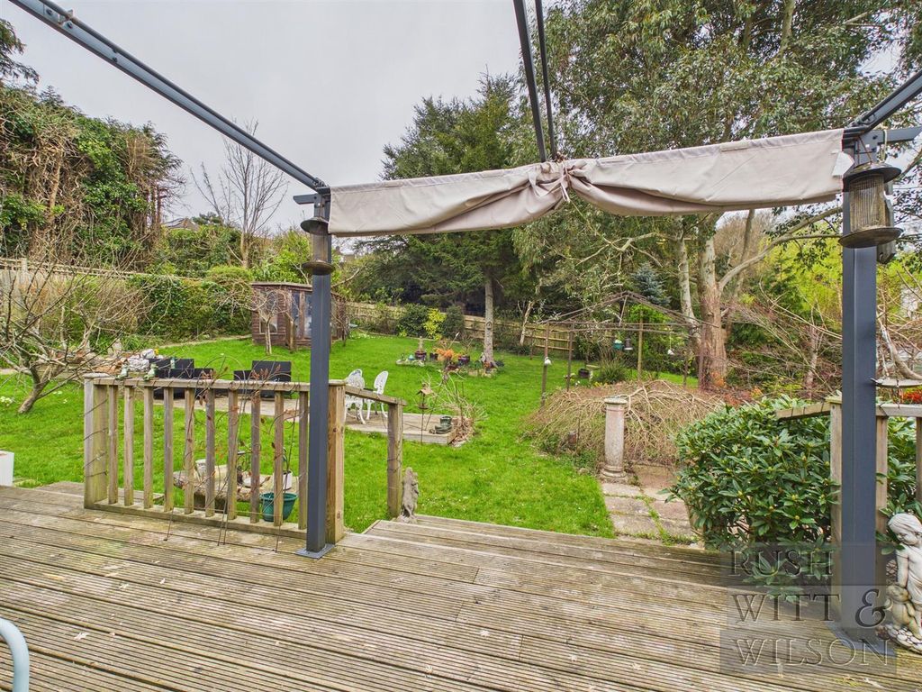 Property photo 2 of 31