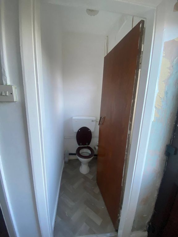 Property photo 3 of 8 Gallery